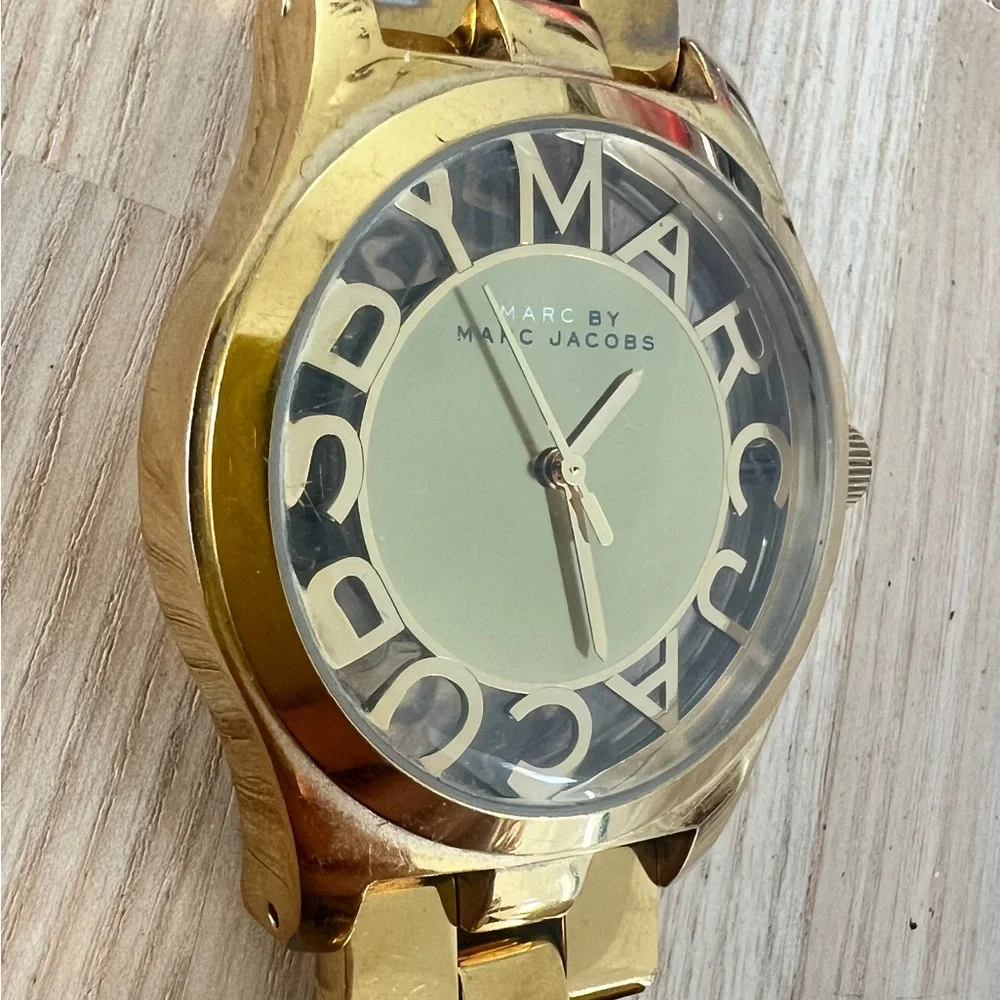 Marc by Marc Jacobs ladies gold tone watch NEW BATTERY